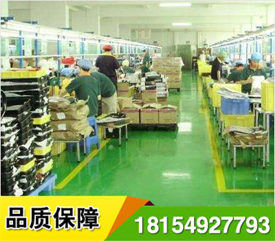 車間倉庫、劃線施工不用噴涂機(jī)械,熱熔機(jī)械,地面涂膠后直接粘貼,立即可以通車,野外施工簡便,經(jīng)久耐用,標(biāo)線邊緣整齊,作圖剪字方便,長期使用之平均造價低于所有標(biāo)線漆價格.高速路一
