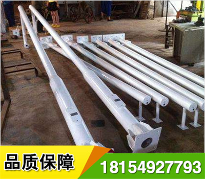 立桿、F桿良好的安全設(shè)施系統(tǒng)應(yīng)具有交通管理,安全防護,交通誘導(dǎo),隔離封閉,防止眩光等多種功能.
